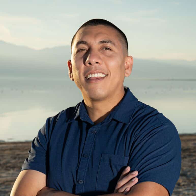 Headshot of Oscar Ortiz